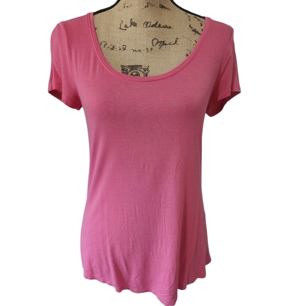 White House Black Market Pink Scoop Neck Tee Shirt XS